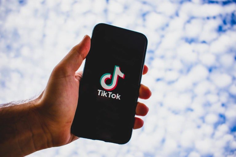 כיצד TikTok משנה את האופן שאנו צורכים תוכן
